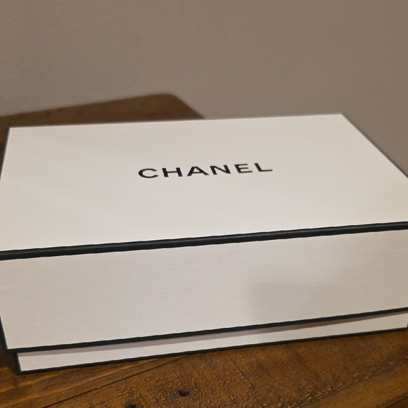 Chanel Sample Set - Picture 13 of 13